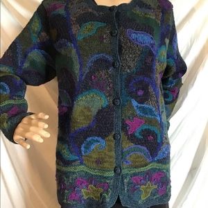 Baby Alpaca Alpaca Sweater with Vibrant stitching